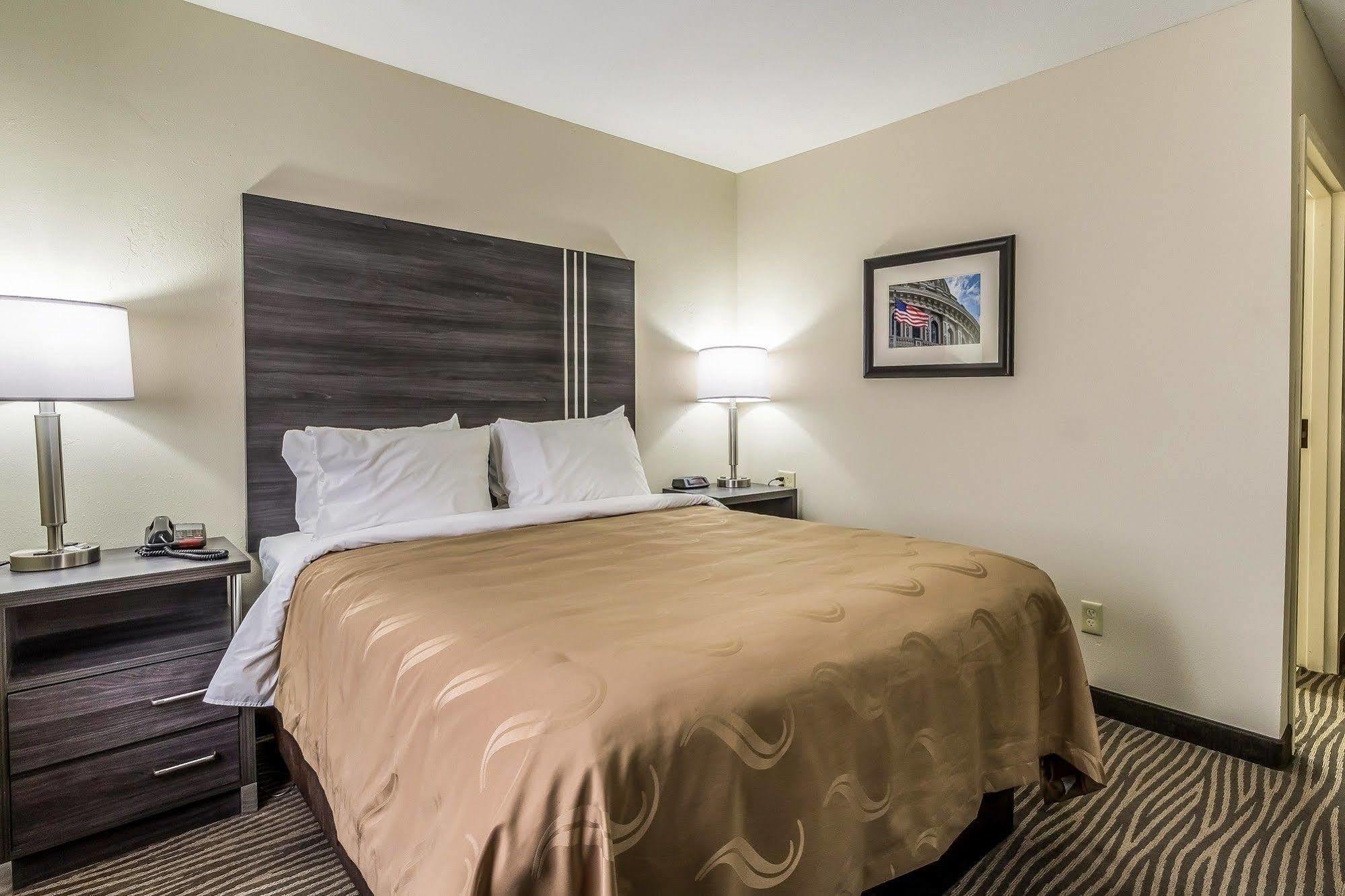 Quality Inn & Suites North Lima - Boardman Bagian luar foto